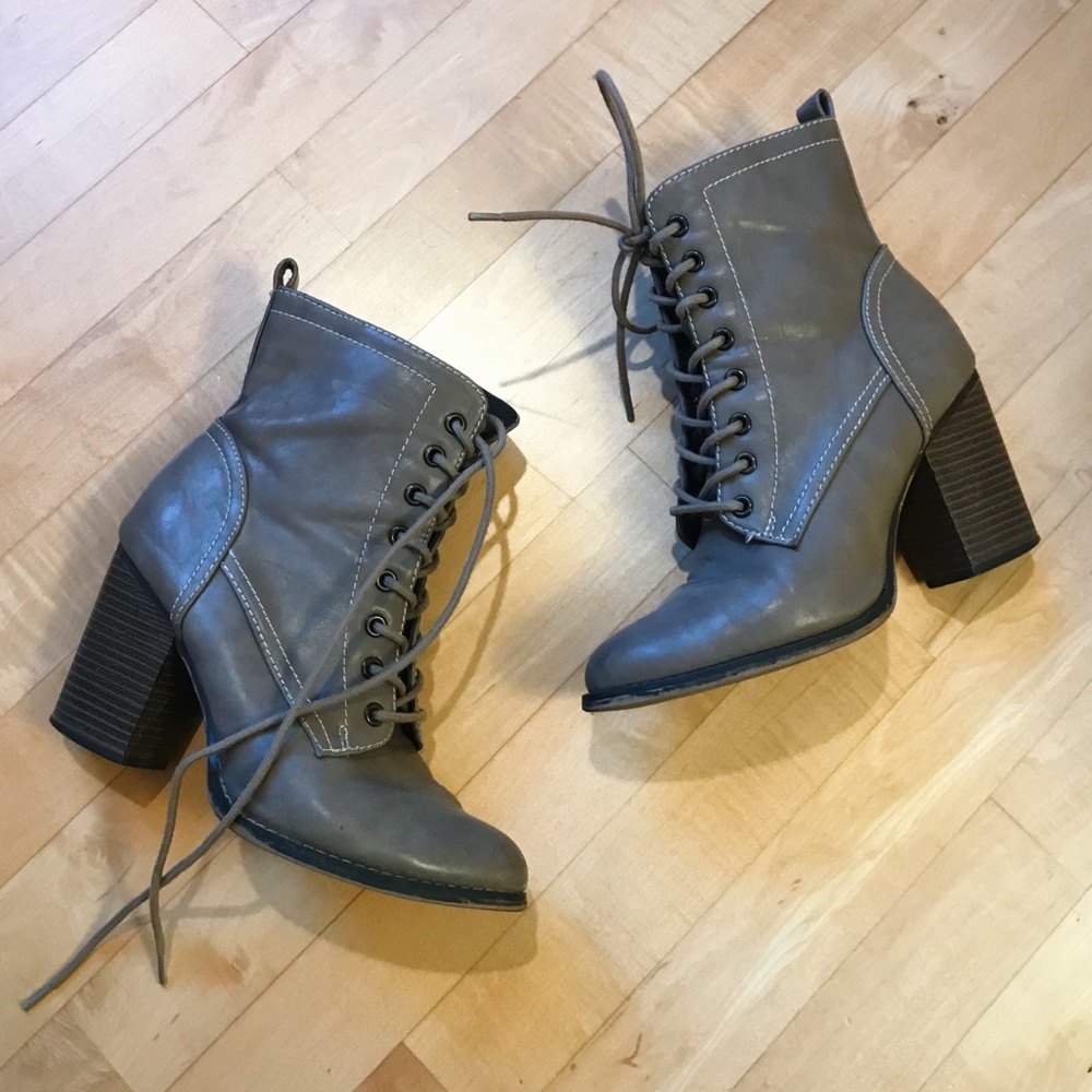 Grey boots